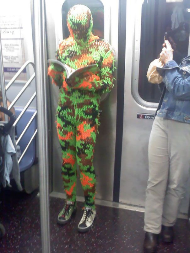 d7ceb998cb53e8cab08a232c9ada0a4a_funny-subway-people-44-596f6892f17c3__605